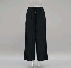 Women Stylish Black Pleated Palazzo Pants | Elasti