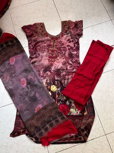 Beautiful Floral Print Kurta Set