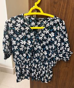 Chic Floral Print V-Neck Top