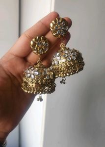 Stunning Gold Jhumka Earrings