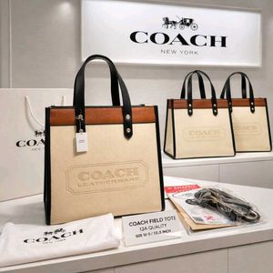 COACH*FIELD TOTE 22 12A QUALITY WD BOX