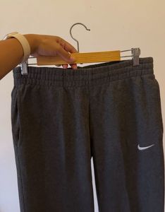 Nike Women's Grey Sweatpants