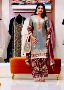 Elegant Teal Velvet Kurta Set with Maroon Dupattat