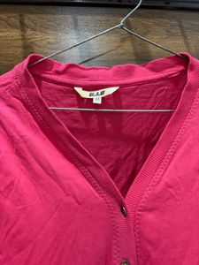 V-Neck Pink Button-Up Cardigan/shrug