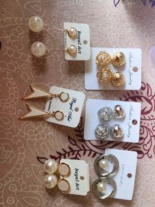 PACK OF 7 Earrings
