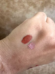 Ruby’s Organics Glossy Lipstick (Free Eyeshadow)