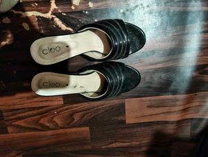 Chic Black Cleo Slides/Sandals/Heels