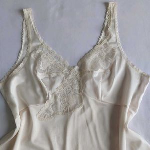 Vintage Lace Trim Cami Slip 🦢✨️