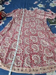 Elegant Red &amp; White Paisley Kurta