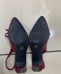 Chic Slingback Flats with Bow Accent