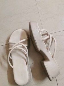 Chic White Strappy Platform Sandals