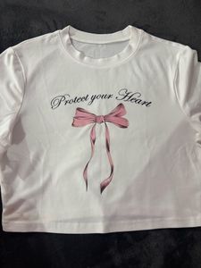 baby-tee (crop top)