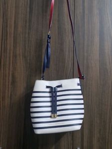Tommy Hilfiger Sling bag