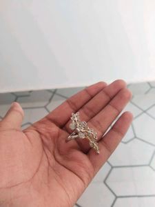 Elegant Leaf Design Ring