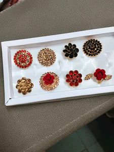 Designer Brooch Set
