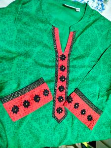 Green Kurta with Red &amp; Black Embellishments
