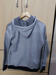 Stylish Men's Grey Zip-Up Hoodie