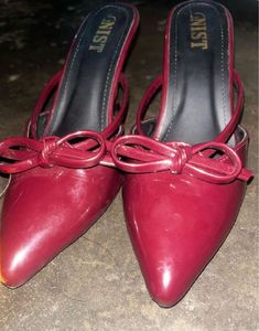 Burgundy Bow Heeled Mules🎀
