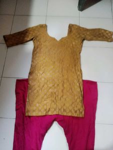 Pink Leggings with kurti