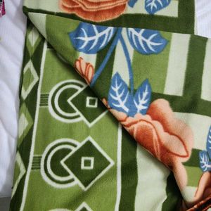 Fleece Floral Double Bedsheet With Pillow Covers
