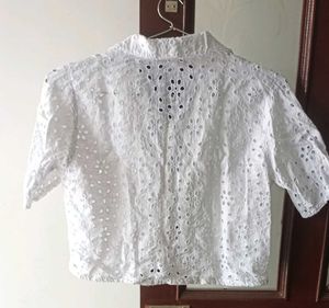 Chic White Broderie Anglaise Crop Top