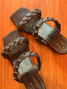 🖤 Black Braided Block Heels