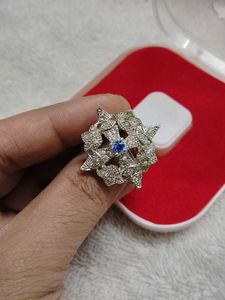Sparkling Floral Design Ring