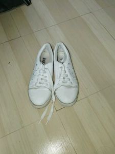 White Casual Sneakers with Star Accents
