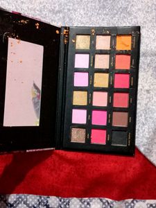 Gorgeous eye shadow