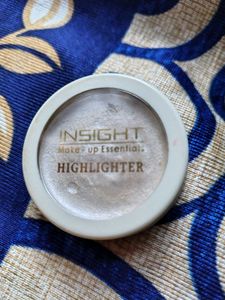 Insight Conmetics Viral Radiant Highlighter 04