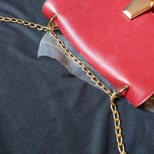Elegant Sling Bag With Chain