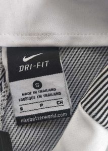Nike drifit quarter zip up jacket