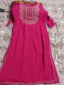 Embroidered Pink Kurta XL
