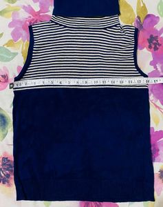 Sleeveless Turtleneck Knit Top