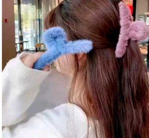 2 Classy Korean Fur Claws