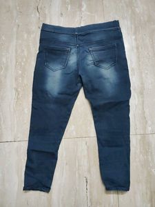 Elegant dark blue faded denim jeans✨