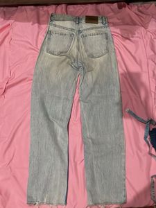 Light Wash Ripped Jeans
