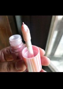Revolutoin Shimmer Bomb lipgloss