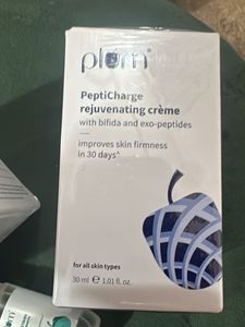 Plum PeptiCharge Rejuvenating Creme