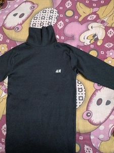 H&amp;M Black Turtleneck Top