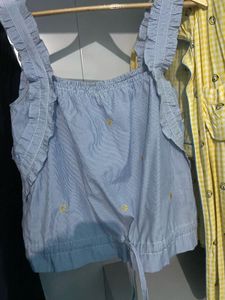 H&M Cute Striped Ruffled Top
