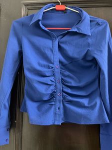 Navy blue clinched shirt