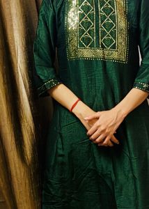 Elegant Green Kurta with Gold Embellishments
