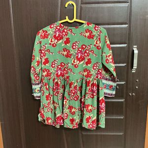 Green Floral Kurta with Lace-up Neck