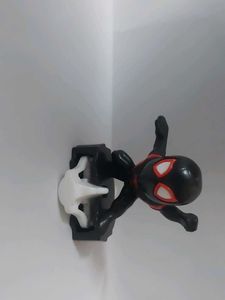 kinder joy - spiderman&amp; Alien action figure