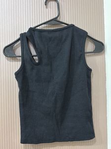 Chic Black Ribbed Cut-Out Tank Top