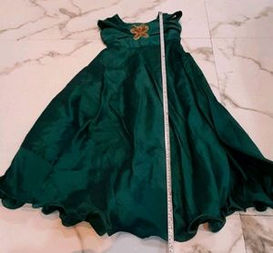 Green designer dress😍 For 10-12 yrs old✅Cash✅Coins❌