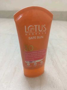 Lotus Herbals Safe Sun SPF 30