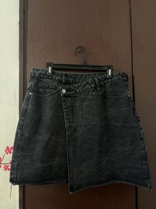A symmetrical Denim Skirt