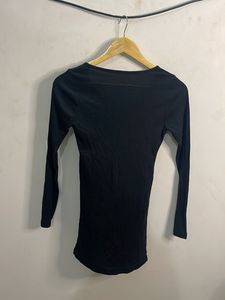 Classic Black V-Neck Long Sleeve Top